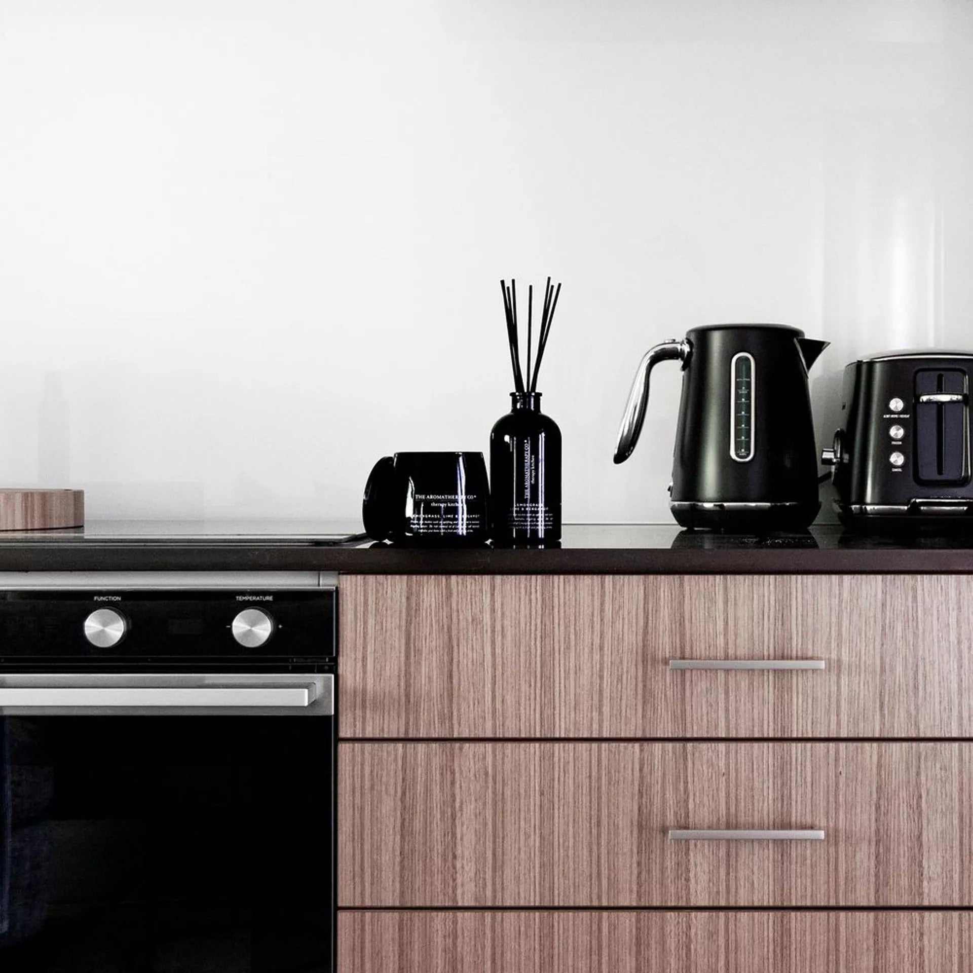 260g Therapy Kitchen Candle - Lemongrass, Lime & Bergamot