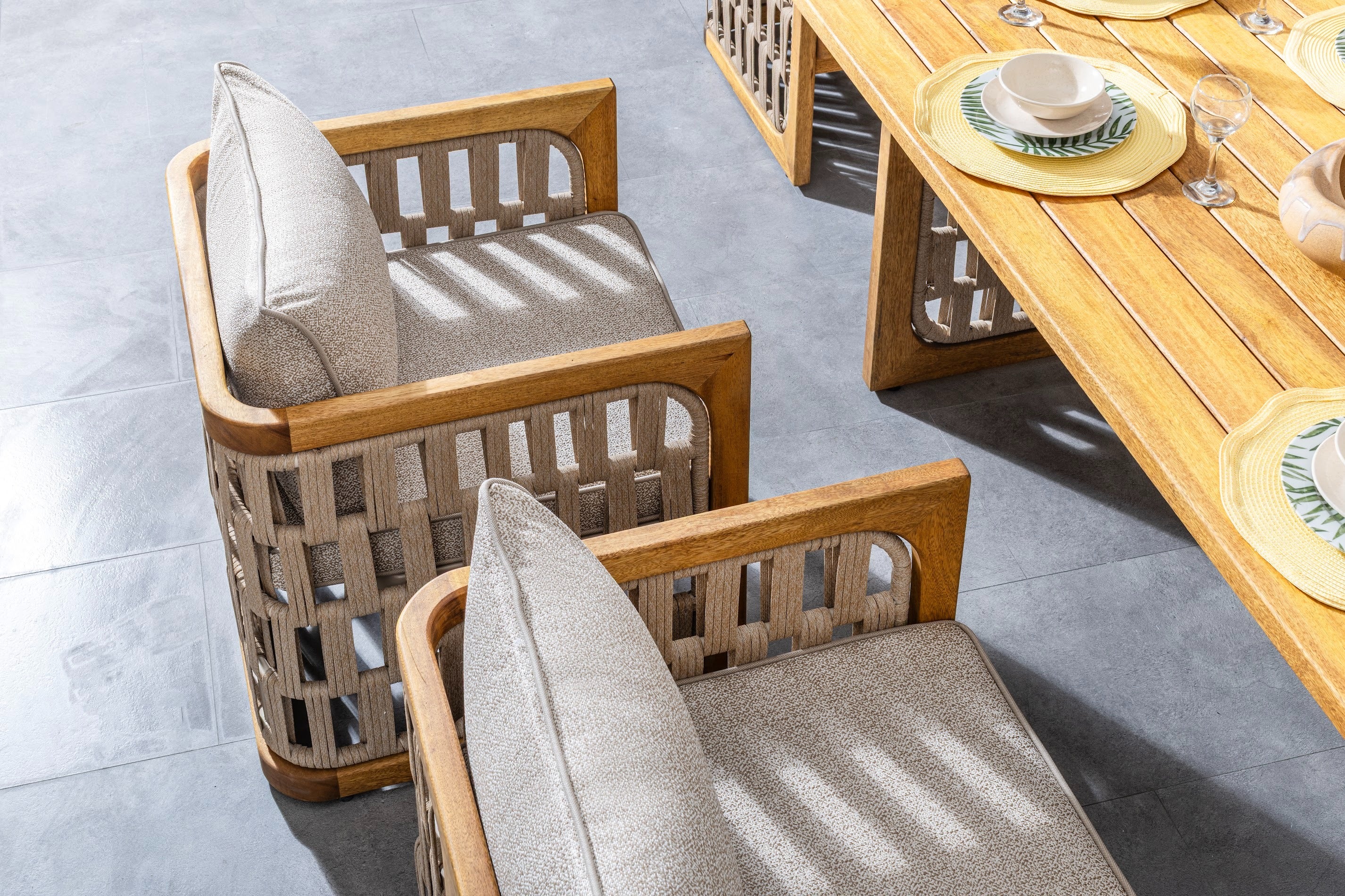 Zeus Dining Set