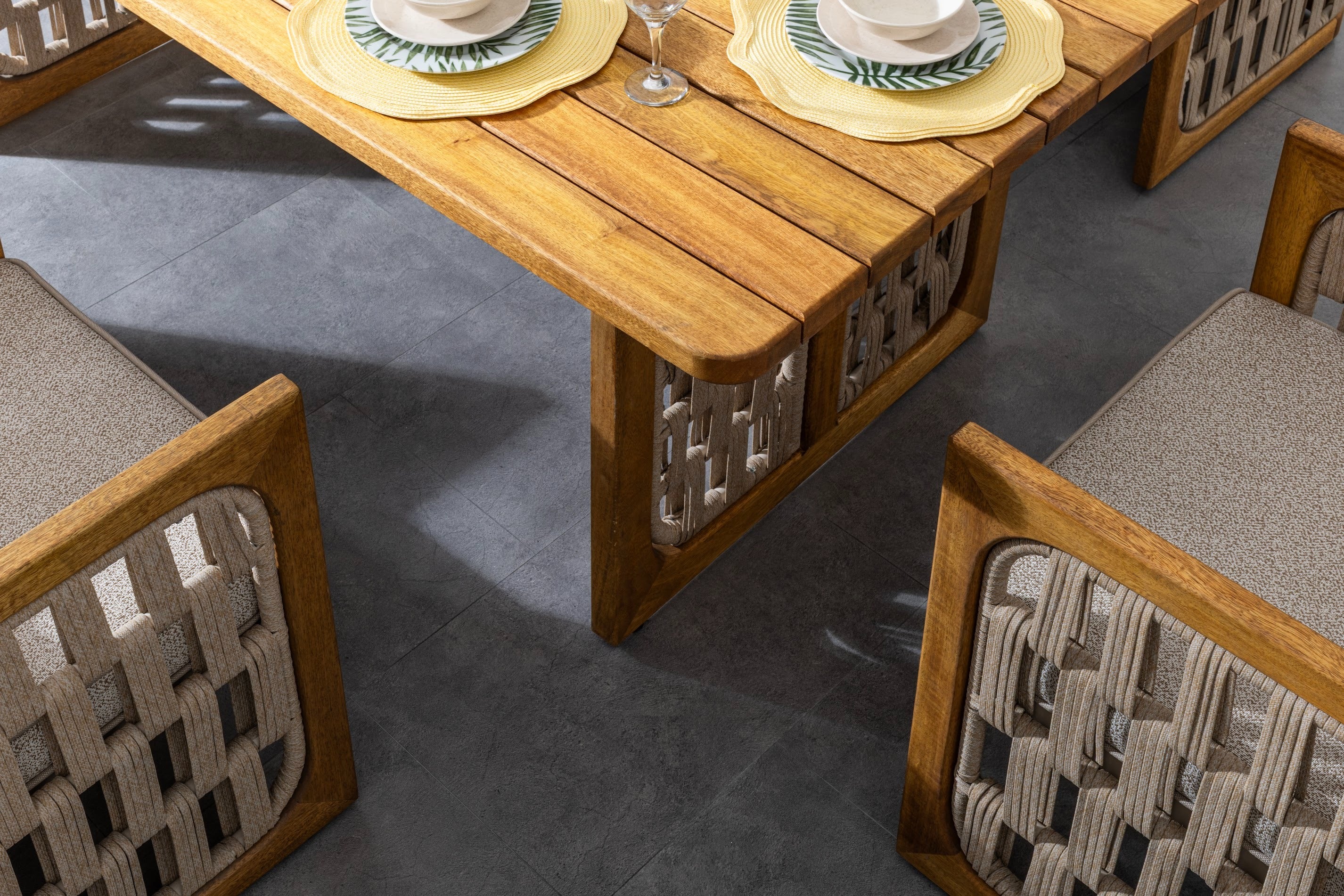 Zeus Dining Set