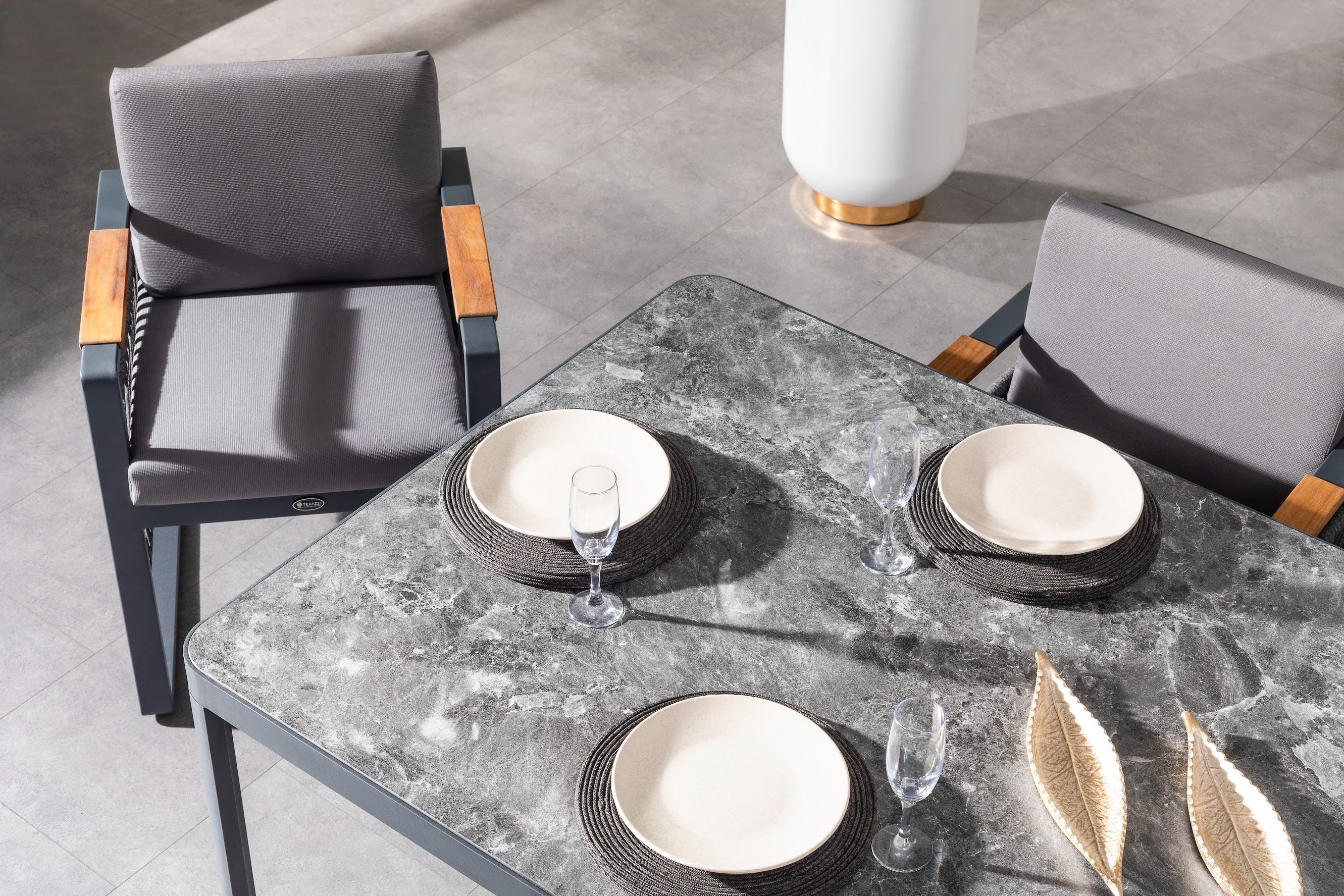 Argo Dining Set