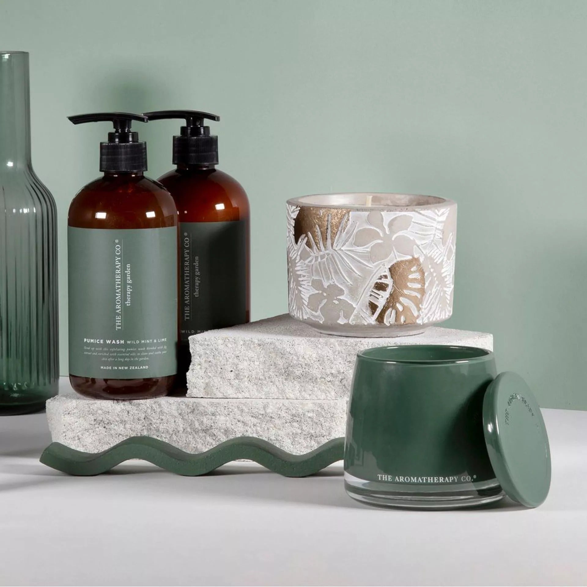 260g Therapy Garden Candle Wild Lime & Mint