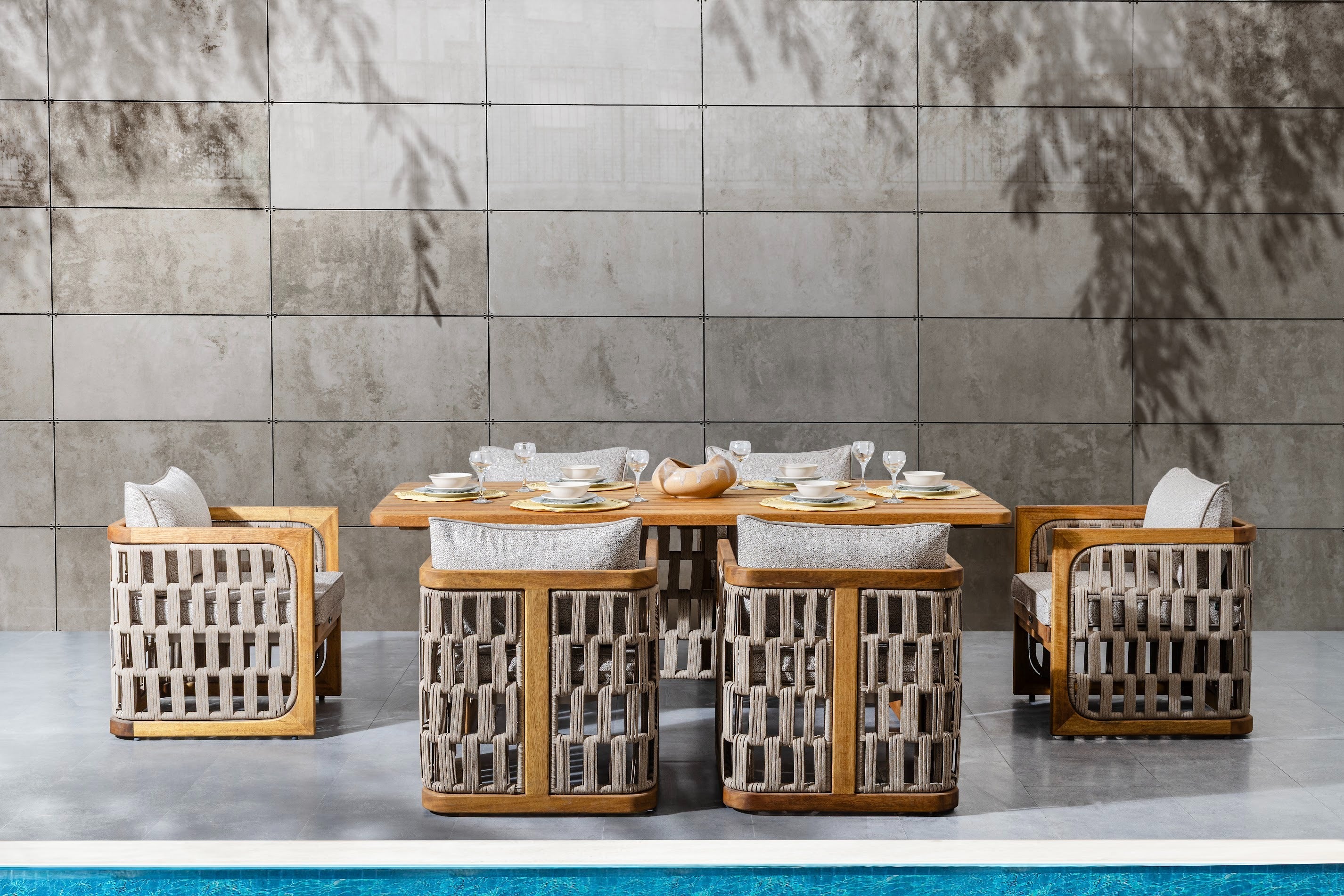 Zeus Dining Set